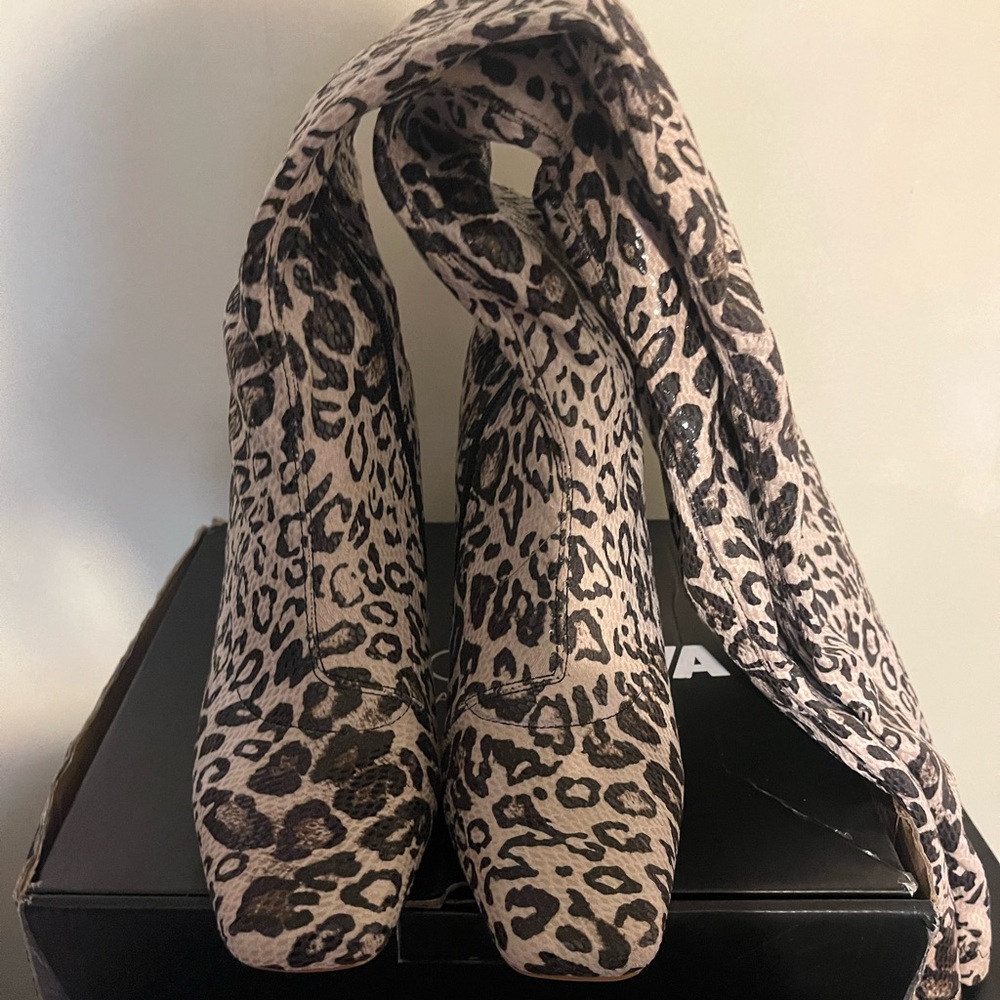 Womens snack skin boots